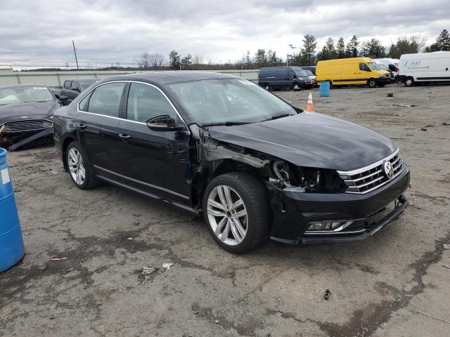 1VWGT7A34HC072818 - 2017 VOLKSWAGEN PASSAT SE BLACK photo 4