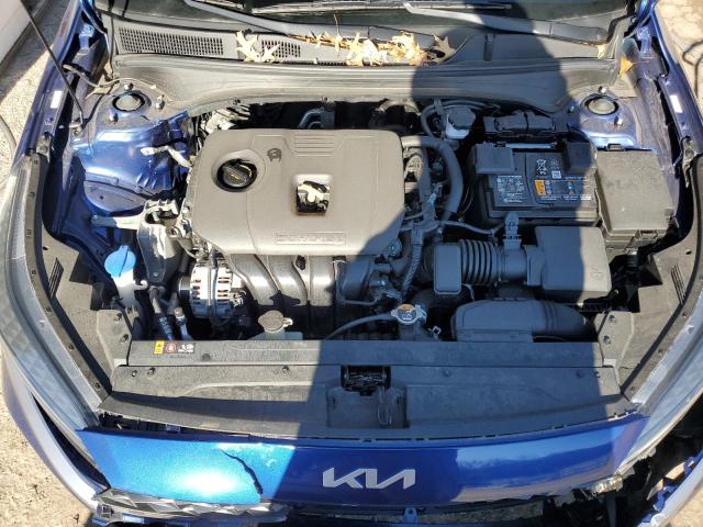 3KPF24AD7NE501138 - 2022 KIA FORTE FE BLUE photo 11