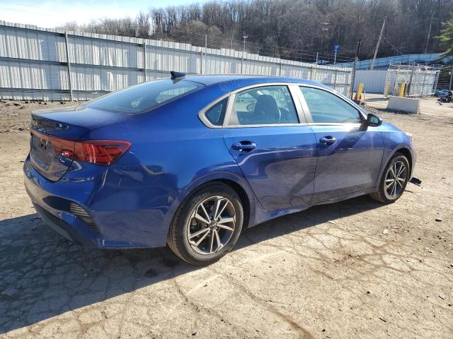 3KPF24AD7NE501138 - 2022 KIA FORTE FE BLUE photo 3