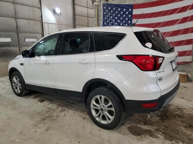 1FMCU0GD0KUB26957 - 2019 FORD ESCAPE SE WHITE photo 2