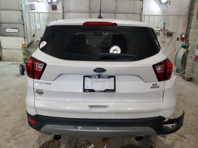 1FMCU0GD0KUB26957 - 2019 FORD ESCAPE SE WHITE photo 6