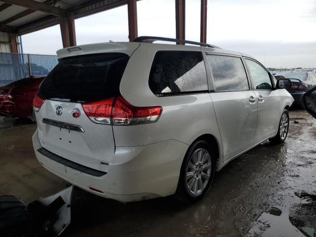 5TDYK3DC6DS316864 - 2013 TOYOTA SIENNA XLE WHITE photo 3