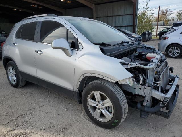 KL7CJLSB7LB039734 - 2020 CHEVROLET TRAX 1LT SILVER photo 4