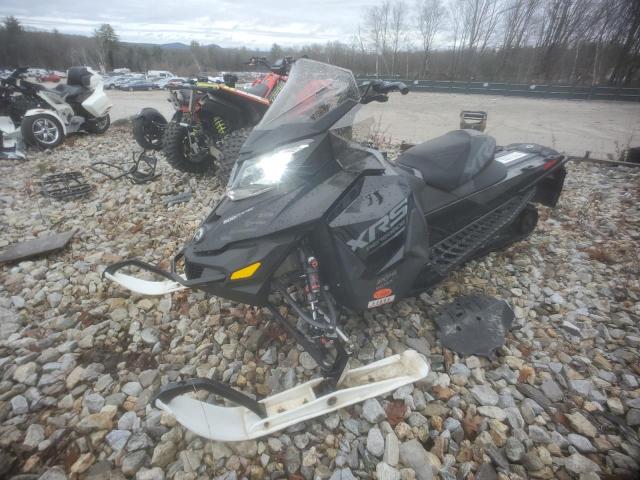 2BPSUMFF0FV000506 - 2015 SKI DOO RENEGADE BLACK photo 2