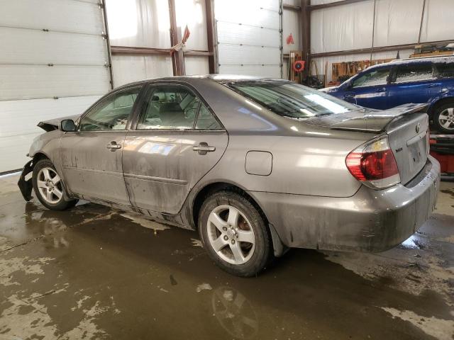 4T1BE32K05U559599 - 2005 TOYOTA CAMRY LE GRAY photo 2