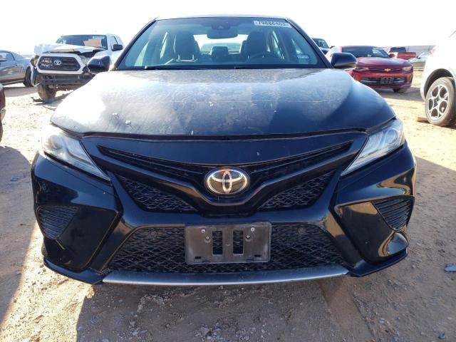 4T1BZ1HK5JU503958 - 2018 TOYOTA CAMRY XSE BLACK photo 5