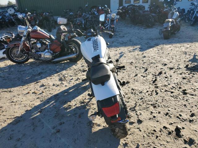 JKAENEC16JDA01461 - 2018 KAWASAKI EN650 C WHITE photo 4