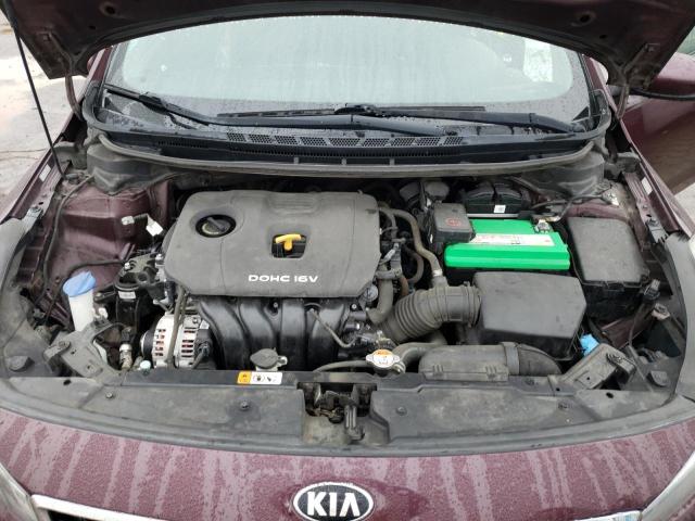 3KPFL4A71HE065317 - 2017 KIA FORTE LX BURGUNDY photo 11