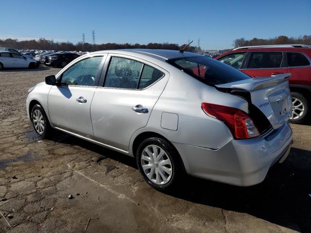 3N1CN7AP2JL886512 - 2018 NISSAN VERSA S SILVER photo 2