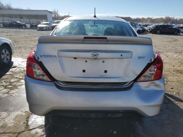 3N1CN7AP2JL886512 - 2018 NISSAN VERSA S SILVER photo 6