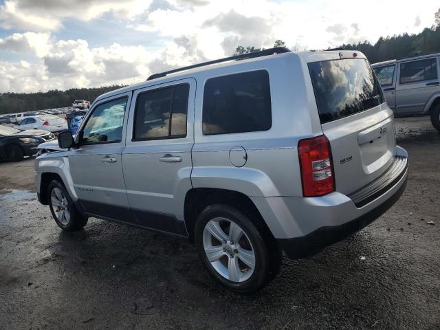 1C4NJPFA2ED515321 - 2014 JEEP PATRIOT LATITUDE SILVER photo 2