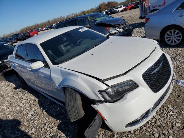 2C3CCABG8KH515917 - 2019 CHRYSLER 300 S WHITE photo 4