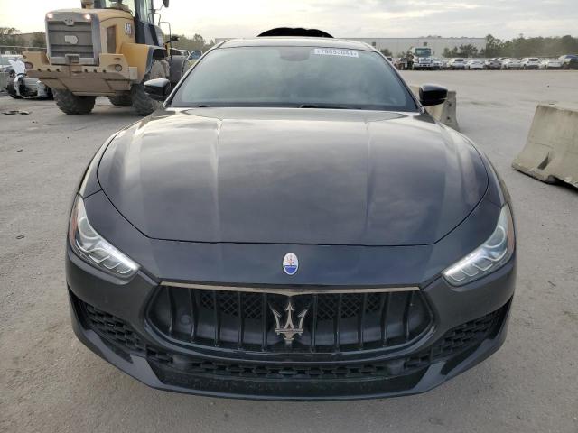 ZAM57XSA3J1300011 - 2018 MASERATI GHIBLI BLACK photo 5