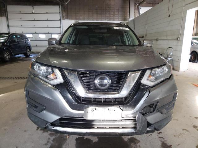 KNMAT2MV7JP556702 - 2018 NISSAN ROGUE S GRAY photo 5