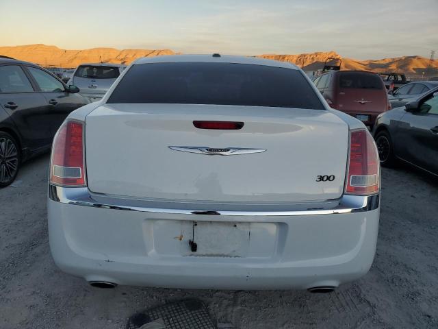 2C3CCAAG6EH179352 - 2014 CHRYSLER 300 WHITE photo 6