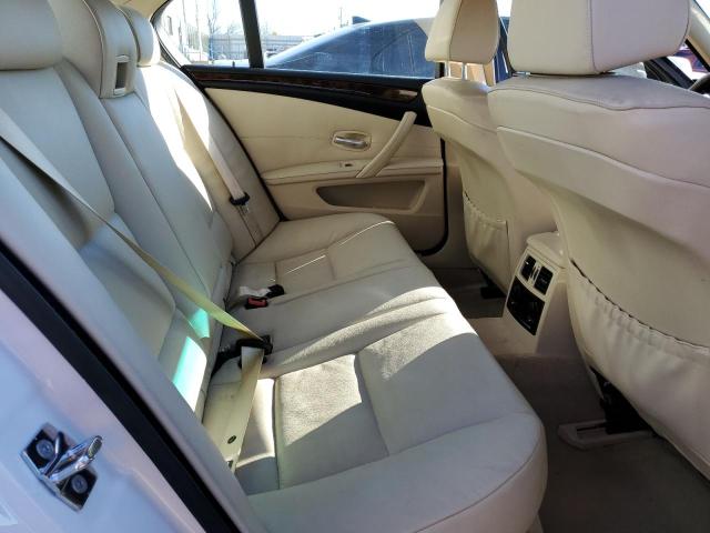 WBANV13548BZ47835 - 2008 BMW 528 XI WHITE photo 10