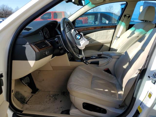 WBANV13548BZ47835 - 2008 BMW 528 XI WHITE photo 7