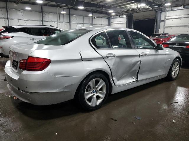 WBAXH5C53CDW09962 - 2012 BMW 528 XI SILVER photo 3