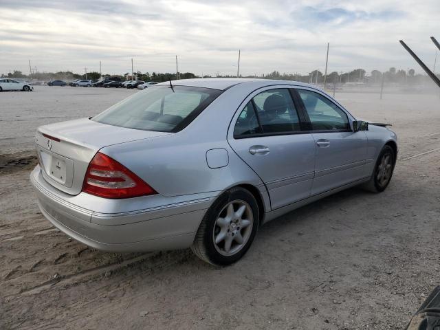 WDBRF64J93F370035 - 2003 MERCEDES-BENZ C 320 SILVER photo 3