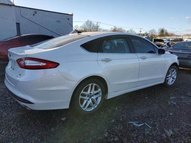 3FA6P0HR5DR246160 - 2013 FORD FUSION SE WHITE photo 3