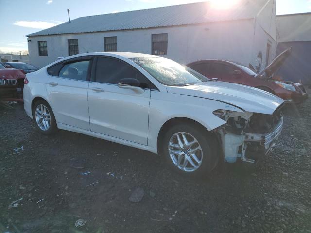 3FA6P0HR5DR246160 - 2013 FORD FUSION SE WHITE photo 4