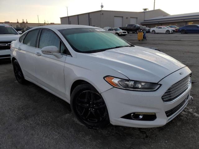 3FA6P0HR7DR227514 - 2013 FORD FUSION SE WHITE photo 4