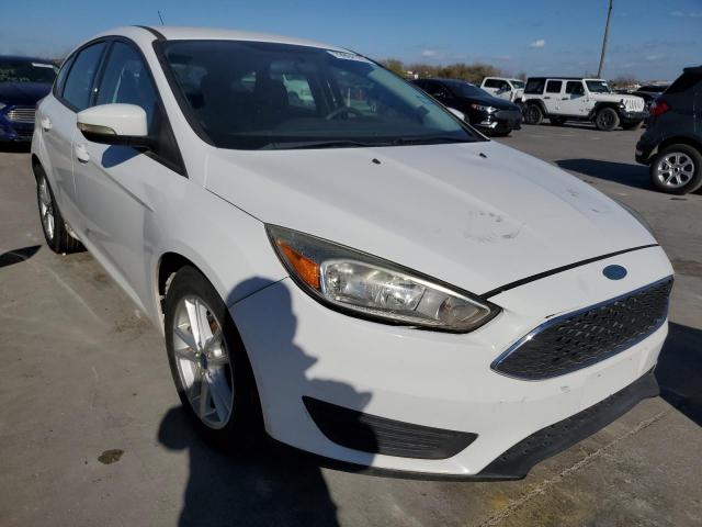 1FADP3K29FL207769 - 2015 FORD FOCUS SE WHITE photo 4