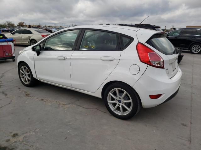 3FADP4EJ8FM101630 - 2015 FORD FIESTA SE WHITE photo 2