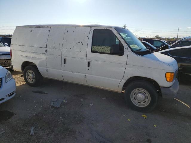 1FTRE14WX5HA41676 - 2005 FORD ECONOLINE E150 VAN WHITE photo 4