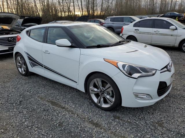 KMHTC6AD9DU123900 - 2013 HYUNDAI VELOSTER WHITE photo 4