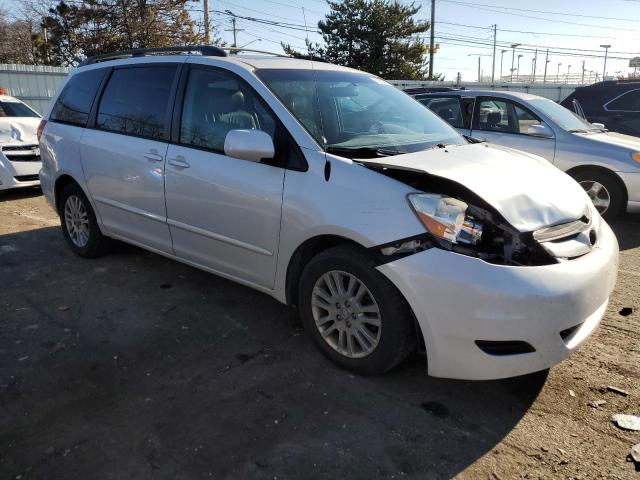 5TDZK22C58S117716 - 2008 TOYOTA SIENNA XLE WHITE photo 4