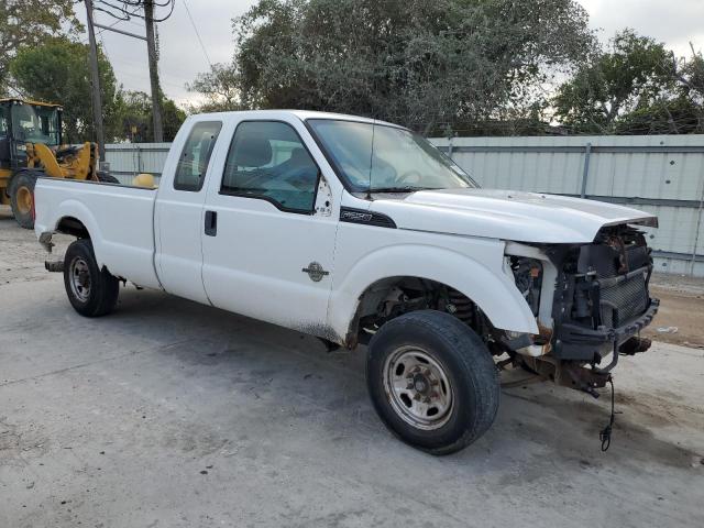 1FT7X2AT0GEA11916 - 2016 FORD F250 SUPER DUTY WHITE photo 4