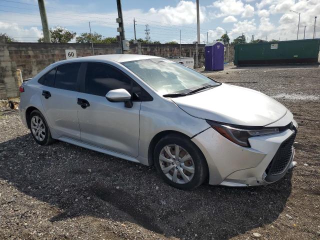 5YFEPRAEXLP111908 - 2020 TOYOTA COROLLA LE Silber Foto 4