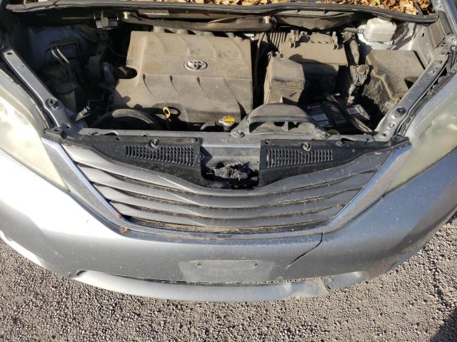 5TDYK3DC7DS310099 - 2013 TOYOTA SIENNA XLE SILVER photo 12