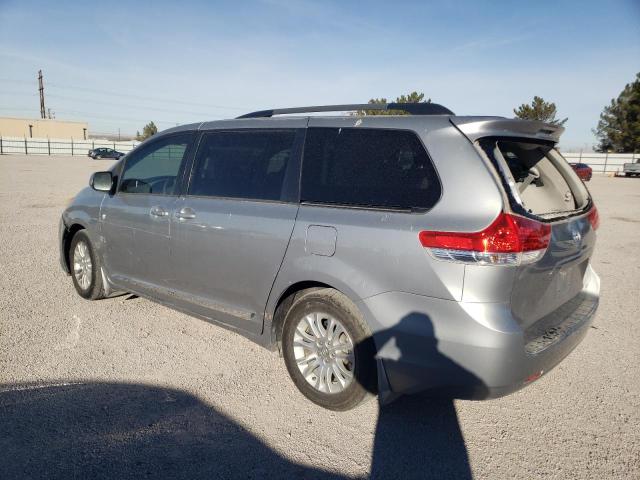 5TDYK3DC7DS310099 - 2013 TOYOTA SIENNA XLE SILVER photo 2