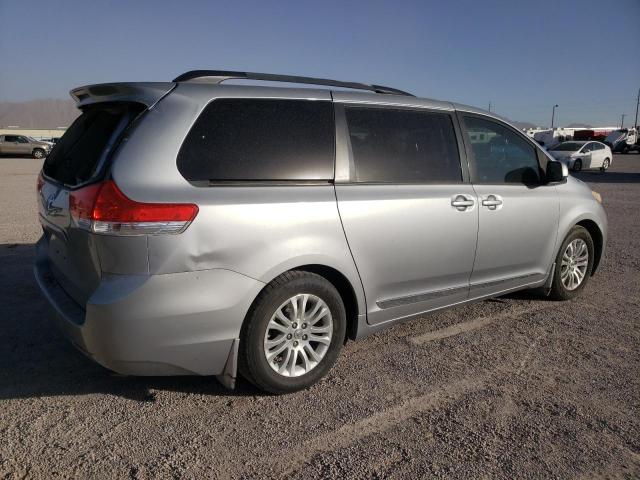 5TDYK3DC7DS310099 - 2013 TOYOTA SIENNA XLE SILVER photo 3