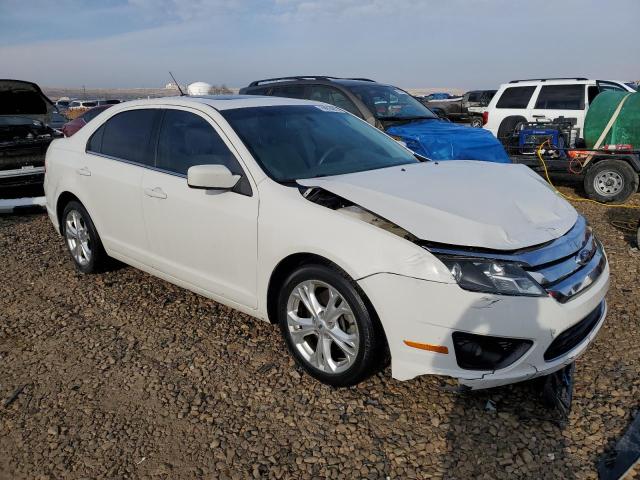 3FAHP0HA6CR416267 - 2012 FORD FUSION SE WHITE photo 4