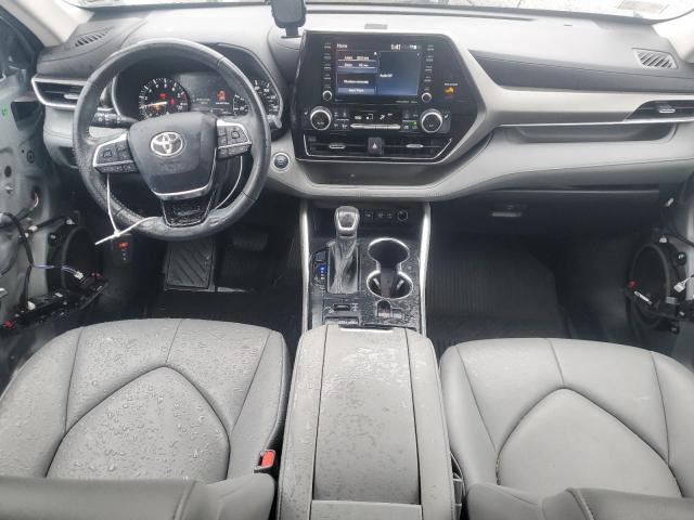 5TDGZRBH8MS548035 - 2021 TOYOTA HIGHLANDER XLE SILVER photo 8