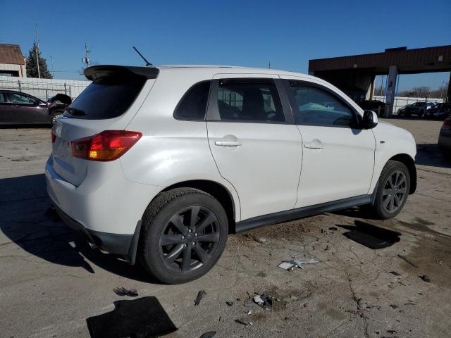 4A4AP3AU0DE021564 - 2013 MITSUBISHI OUTLANDER ES WHITE photo 3