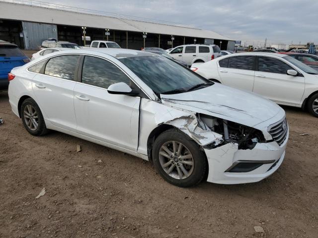 5NPE24AF5GH340431 - 2016 HYUNDAI SONATA SE WHITE photo 4