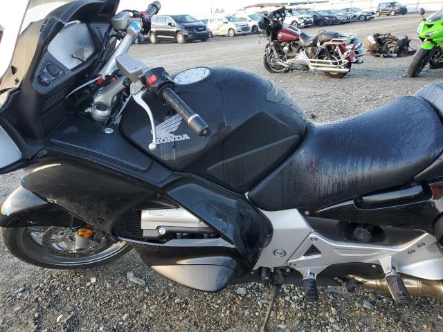 JH2SC5106AK800388 - 2010 HONDA ST1300 BLACK photo 8