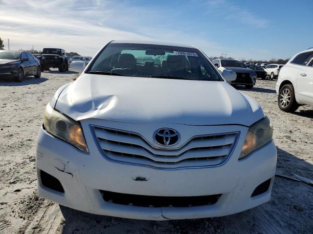 4T1BF3EK3BU653304 - 2011 TOYOTA CAMRY BASE WHITE photo 5