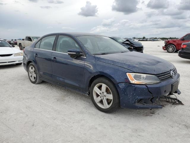 3VWLL7AJ4DM416279 - 2013 VOLKSWAGEN JETTA TDI BLUE photo 4