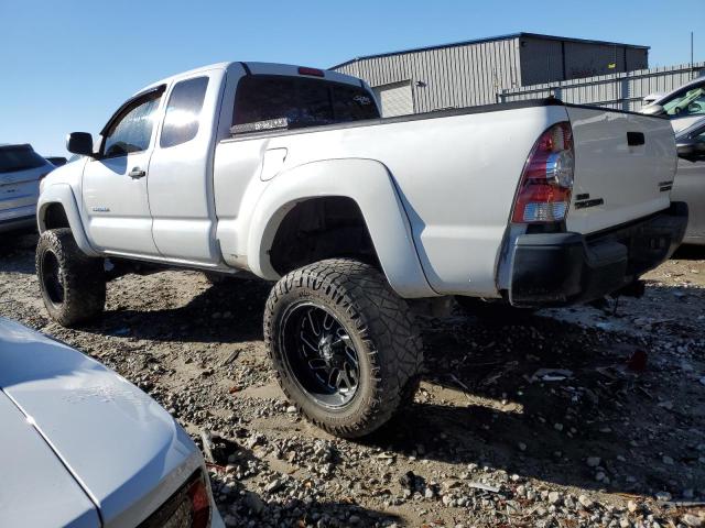 5TETU62N56Z219381 - 2006 TOYOTA TACOMA PRERUNNER ACCESS CAB WHITE photo 2