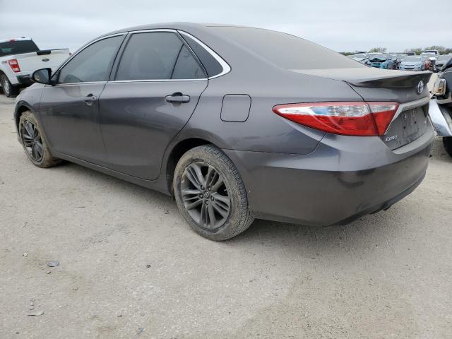 4T1BF1FK6HU688298 - 2017 TOYOTA CAMRY LE GRAY photo 2