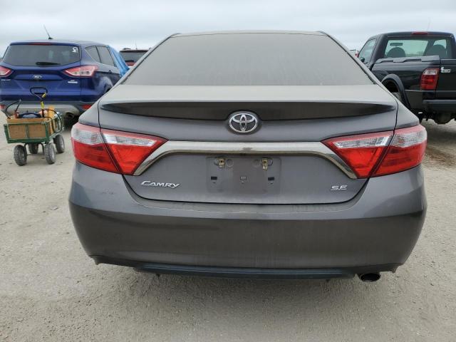 4T1BF1FK6HU688298 - 2017 TOYOTA CAMRY LE GRAY photo 6