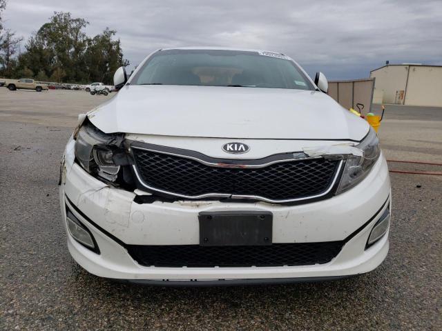 KNAGM4A73F5665019 - 2015 KIA OPTIMA LX WHITE photo 5