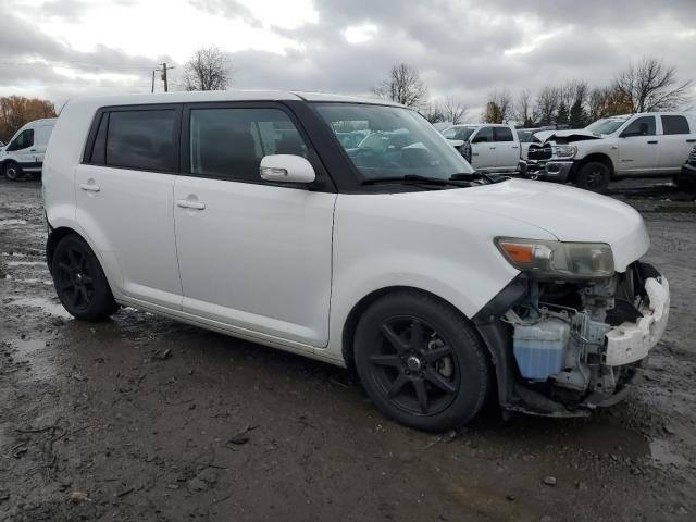 JTLKE50E981034855 - 2008 TOYOTA SCION XB WHITE photo 4