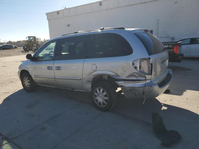 2C4GP74LX4R620129 - 2004 CHRYSLER TOWN & COU EX SILVER photo 2