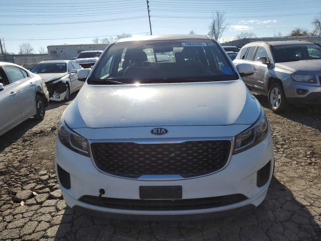 KNDMA5C12G6149999 - 2016 KIA SEDONA L WHITE photo 5